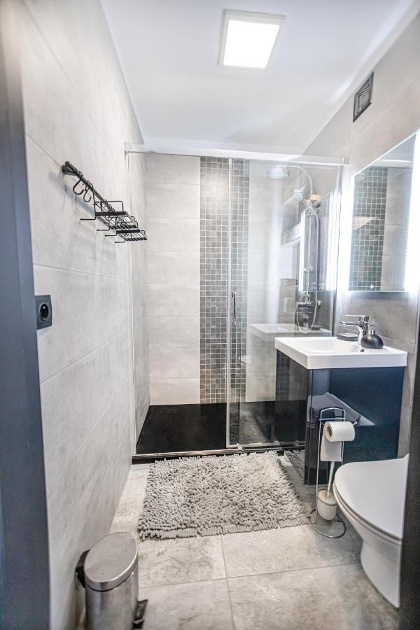 Charming Apt Next To Lazienki Park And City Center Varsavia Esterno foto