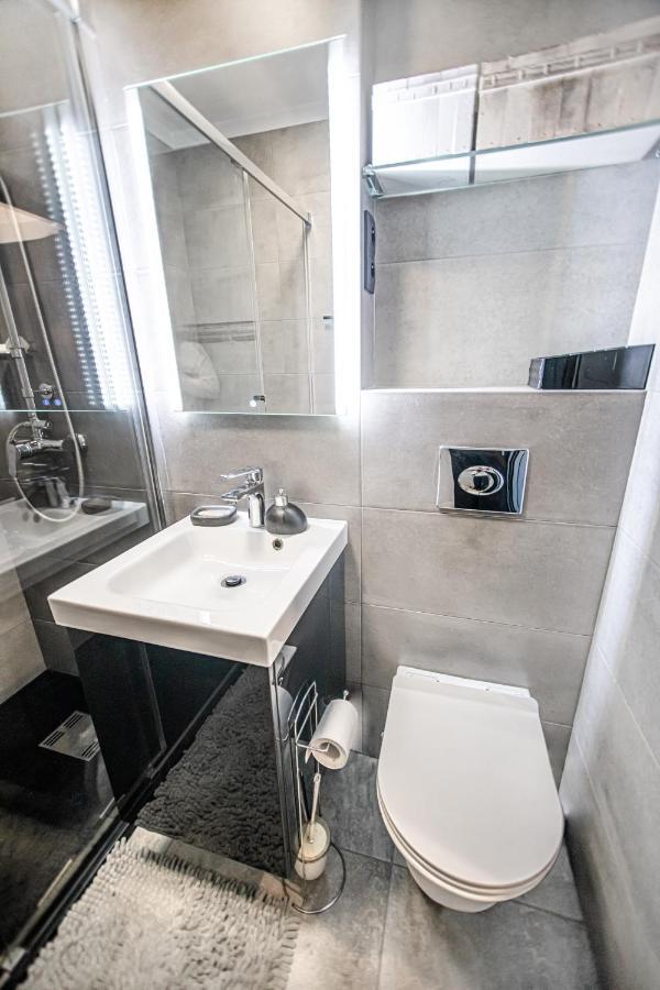 Charming Apt Next To Lazienki Park And City Center Varsavia Esterno foto